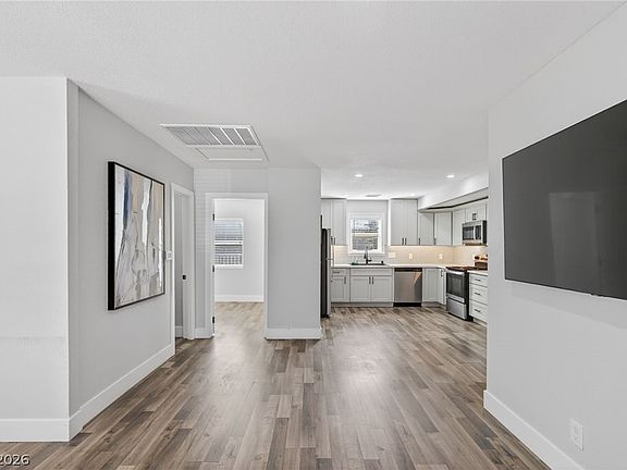 5th image of 608 California Ave