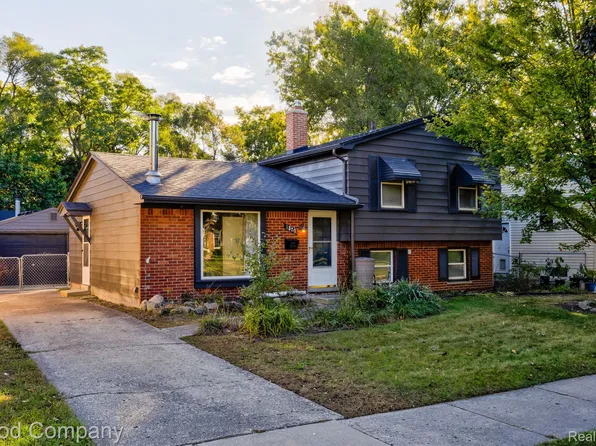 1350 Pinecrest Dr, Ferndale, MI 48220