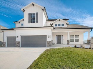 9725 N Laurel Ave, Kansas City, MO 64157