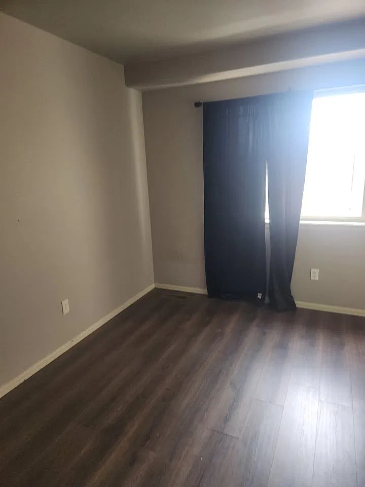 6 bed, 3365 sqft, $675 — Photo 1