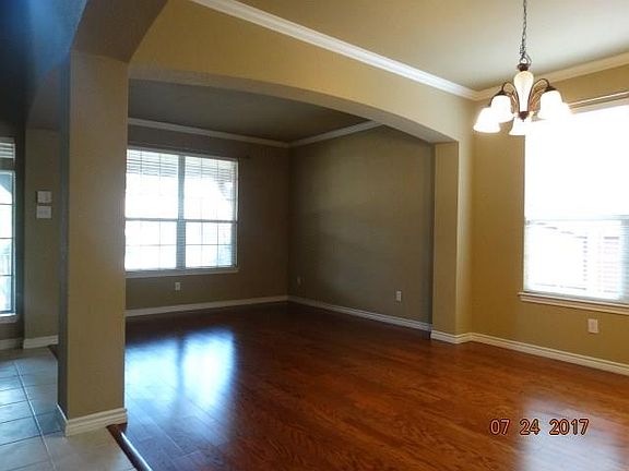 4th image of 7612 Mapleridge Dr