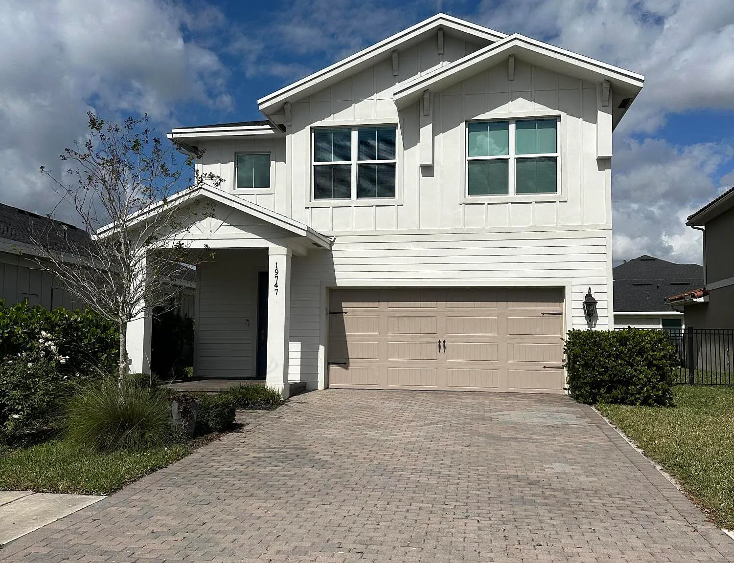 3 bed, 2.5 bath, 1977 sqft, $3,550 — Photo 1