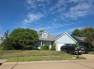 857 Sprinters Row Dr, Florissant, MO 63034