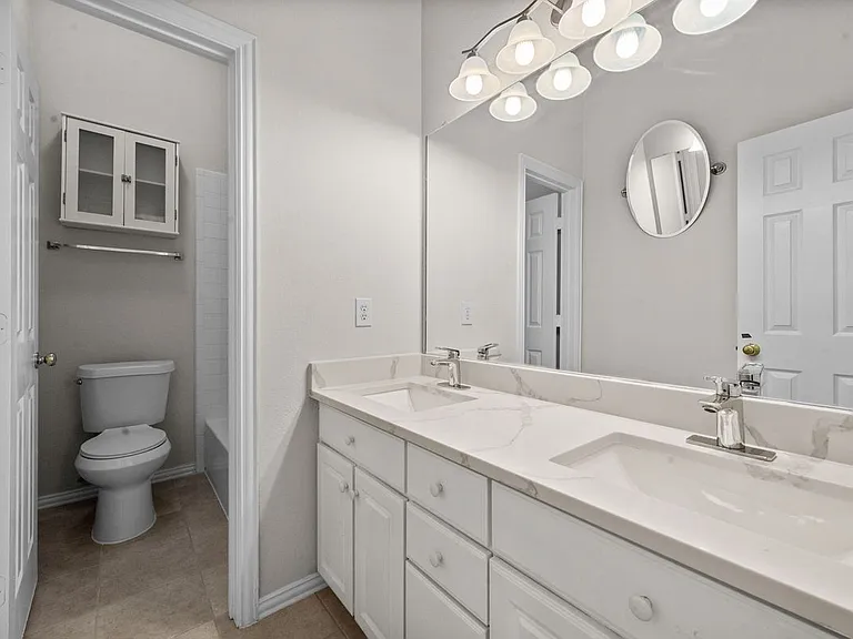 3205 Hamlett Ln — Photo 16