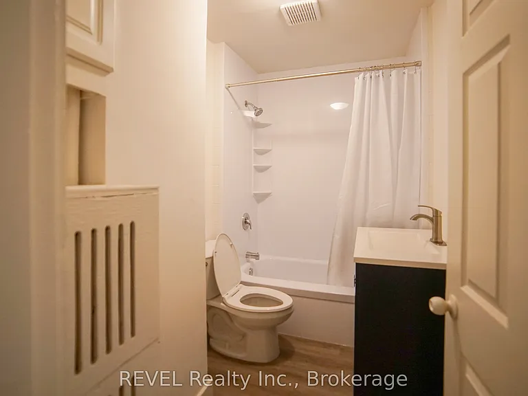 21 Plymouth Rd #UPPER — Photo 22