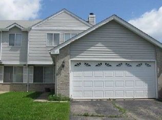2952 Dorothy Dr, Aurora, IL 60504