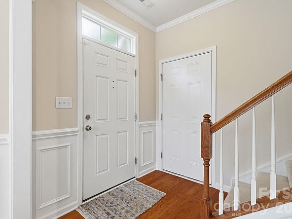 4th image of 168 N Arcadian Way