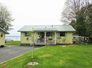 1747 Wawaushnosh Dr, Manistique, MI 49854