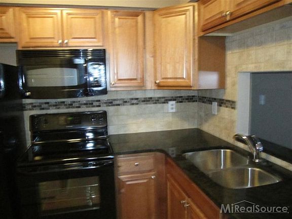 5th image of 51308 Johns Dr