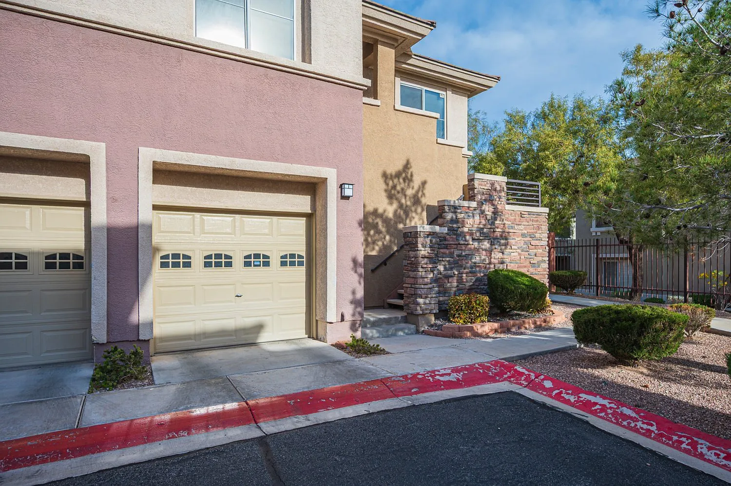 3 bed, 1707 sqft, $1,900 — Photo 2