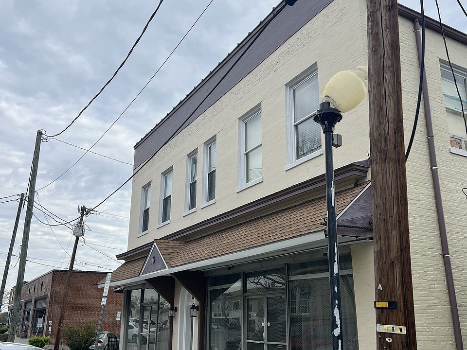 2nd image of 6 Courthouse Sq #102A