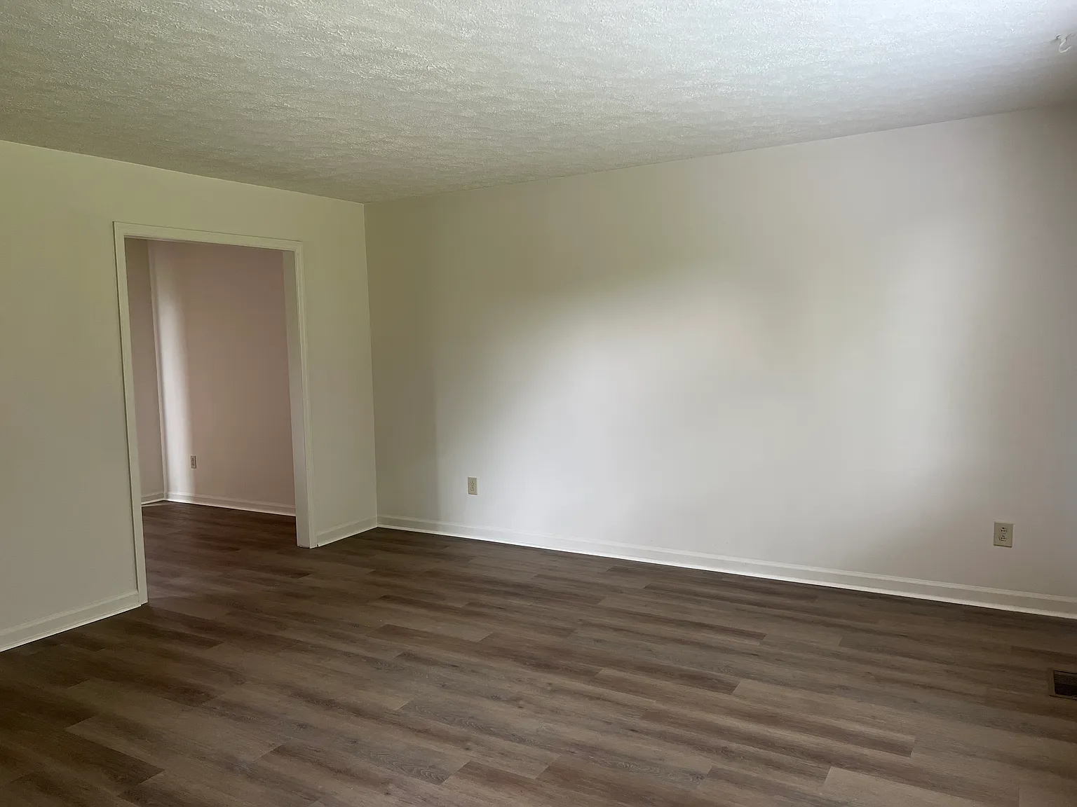 2 bed, 1.5 bath, 1100 sqft, $1,250 — Photo 4