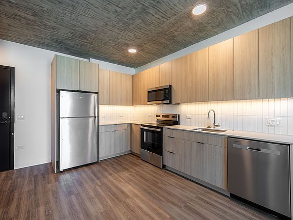3rd image of 626 S Wabash Ave #1-807