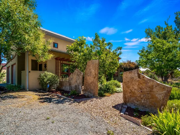 4 Lugar Del Charco, Santa Fe, NM 87507