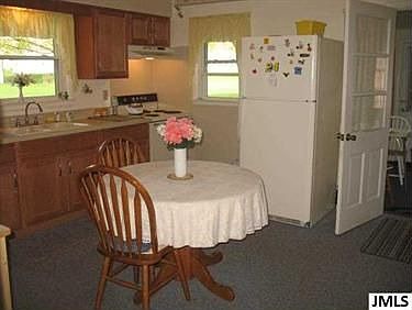 4th image of 129 McConnell Dr