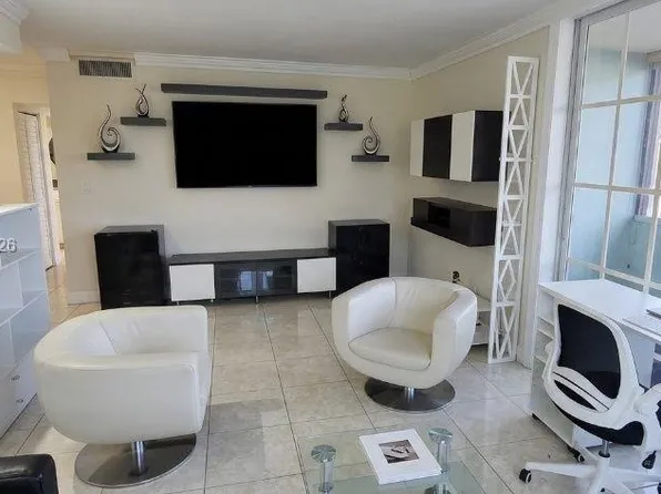 5055 NW 7th St APT 206, Miami, FL 33126