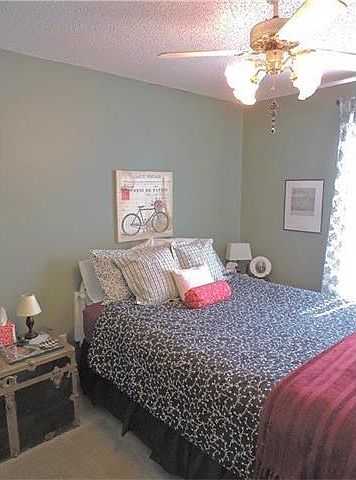 2nd image of 1036 SE Granada Dr