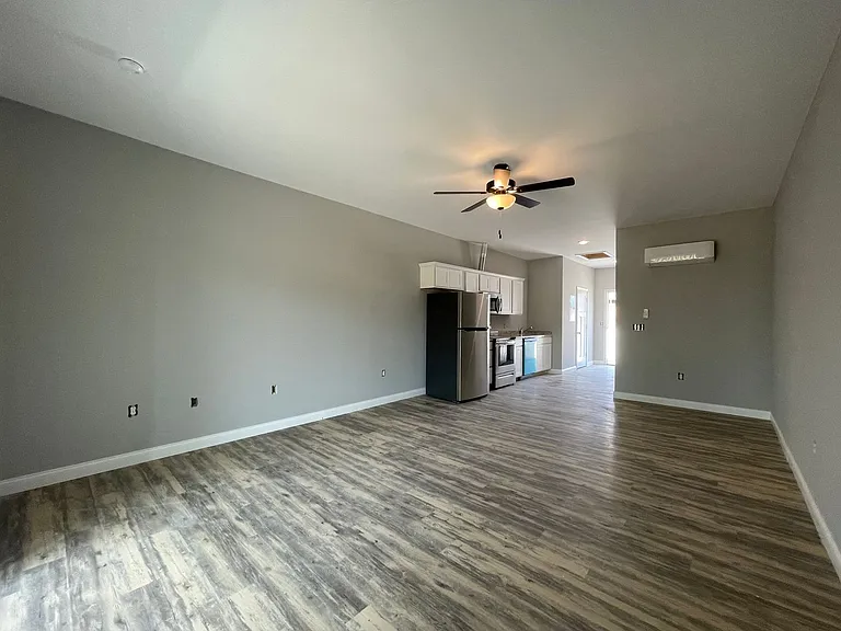 515 Wellington Way — Photo 2