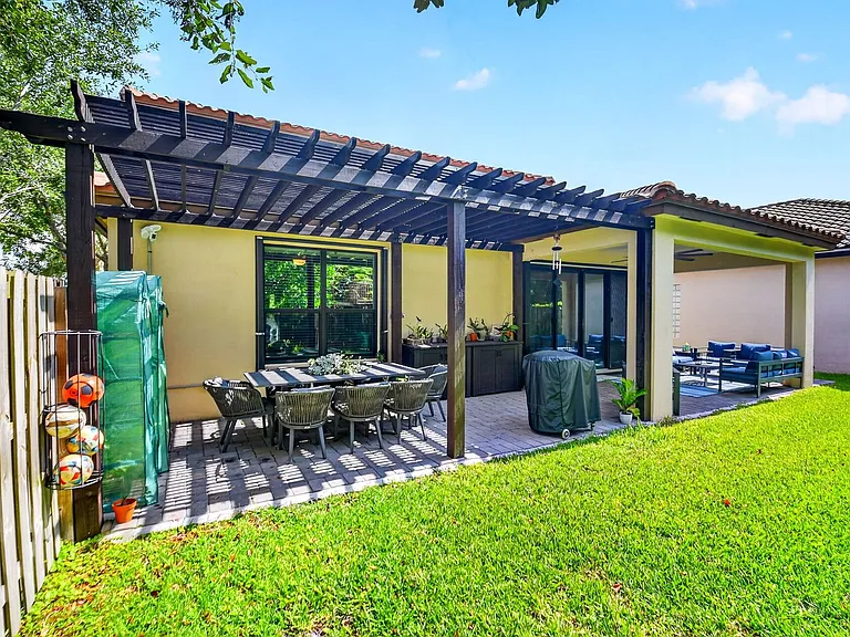 9062 Gulf Cove Dr — Photo 58