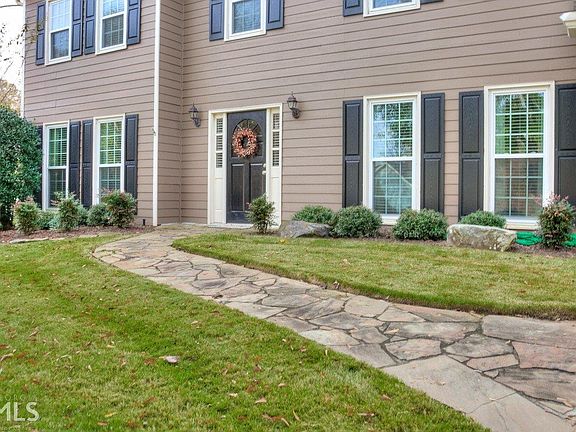 2nd image of 4882 Willow Creek Dr