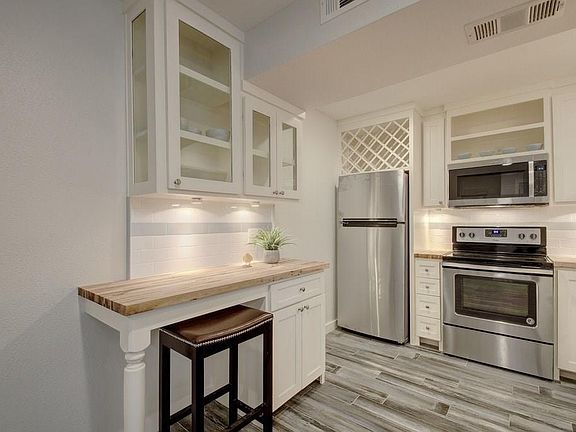 5th image of 2124 Burton Dr APT 119