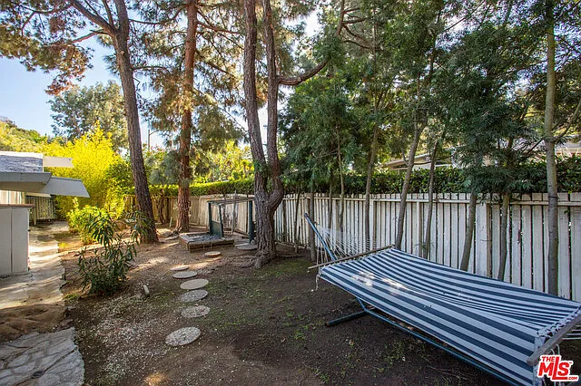 7561 Lolina Ln — Photo 40