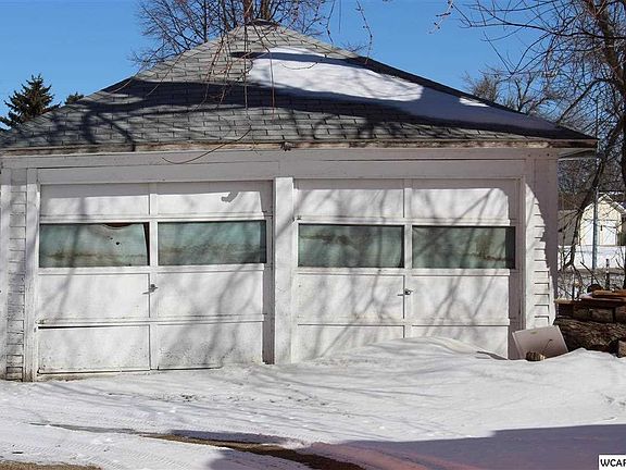 3rd image of 1315 East Ave