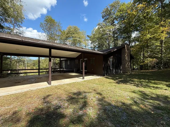 11078 Carriage Hill Rd, Huntingdon, PA 16652