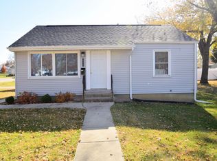 877 15th Ave, Marion, IA 52302