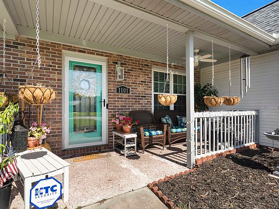 5th image of 1101 Fox Sparrow Dr.
