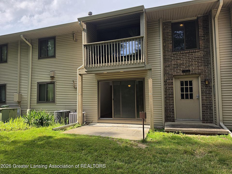 1st image of 1715 Maple Rdg APT 4