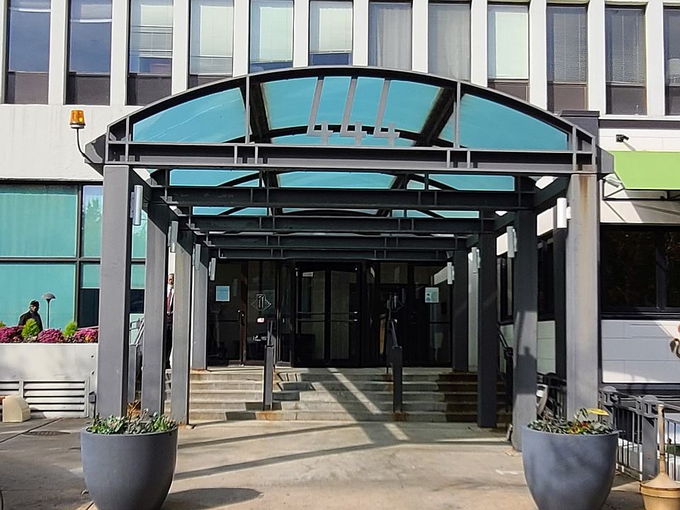 1st image of 444 W Fullerton Pkwy APT 602