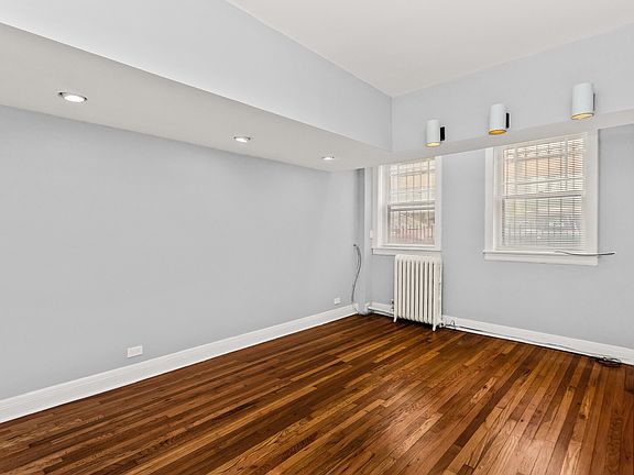 3rd image of 3648 N Pine Grove Ave #G
