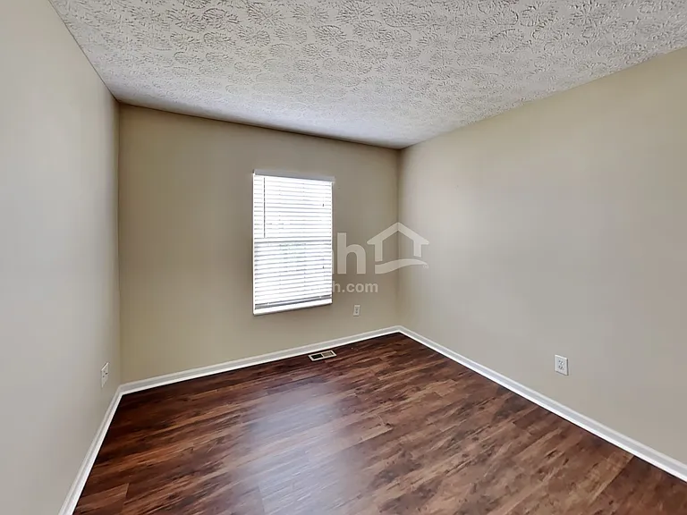 9255 Ruston Ln — Photo 16