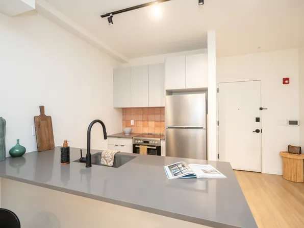 328 Pacific Avenue image 81 of 85