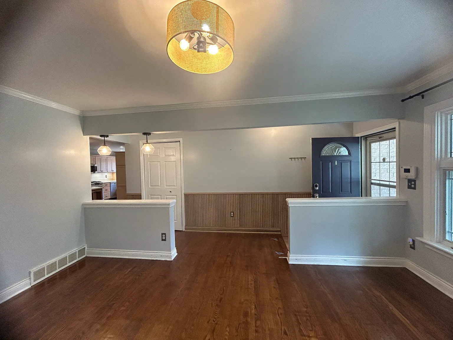 3 bed, 1458 sqft, $2,700 — Photo 3