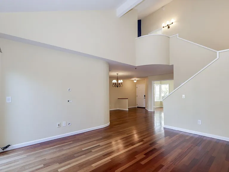 216 Greenview Dr — Photo 9
