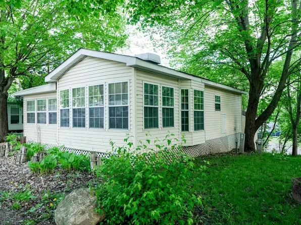 32741 N Lakes Trl Unit 11A, Lindstrom, MN 55045