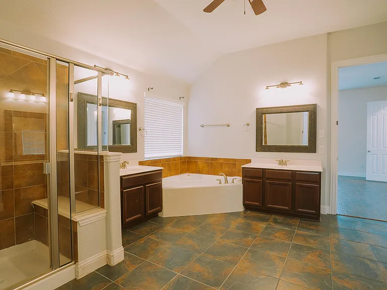 3240 Paseo — Photo 23
