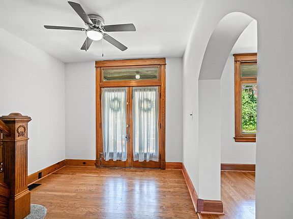 4th image of 438 Van Voast Ave