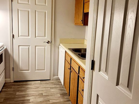 2nd image of 1304 Holyoke St APT 2