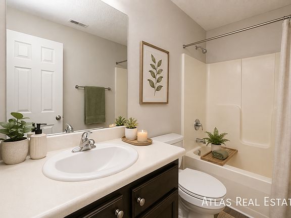 4th image of 265 Lexington Hts #265