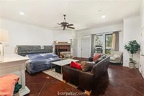 5 bed, 2444 sqft, $2,400 — Photo 3