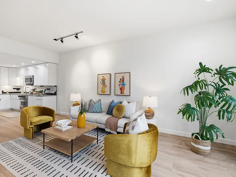 12600 SW Crescent St #202 — Photo 9
