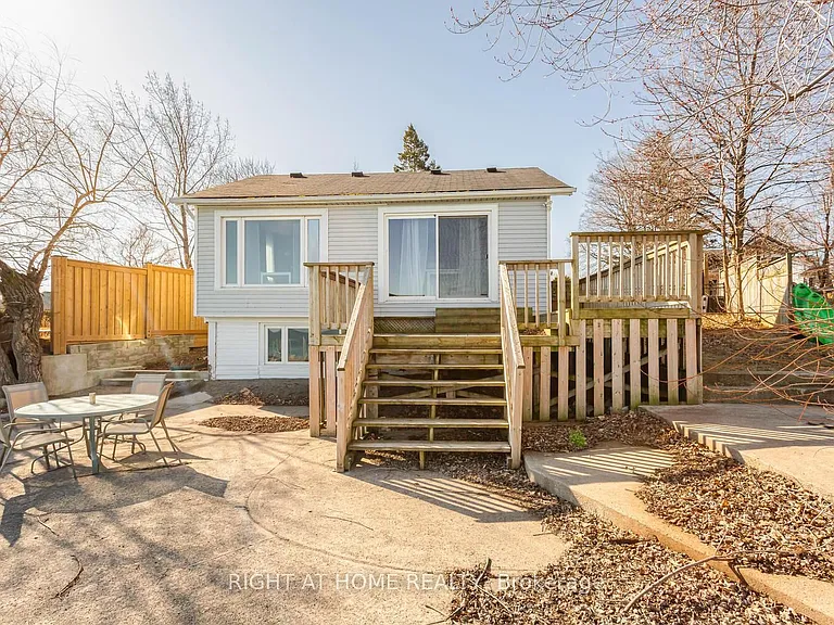 18 1/2 Lakeshore Dr — Photo 4