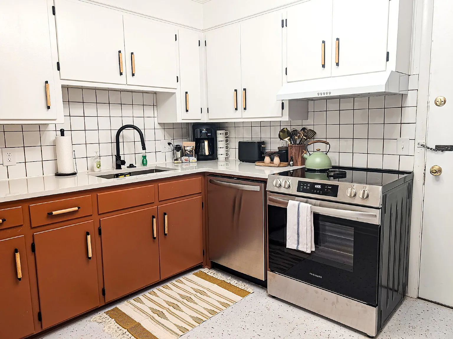 2 bed, 2.0 bath, $2,400 — Photo 4