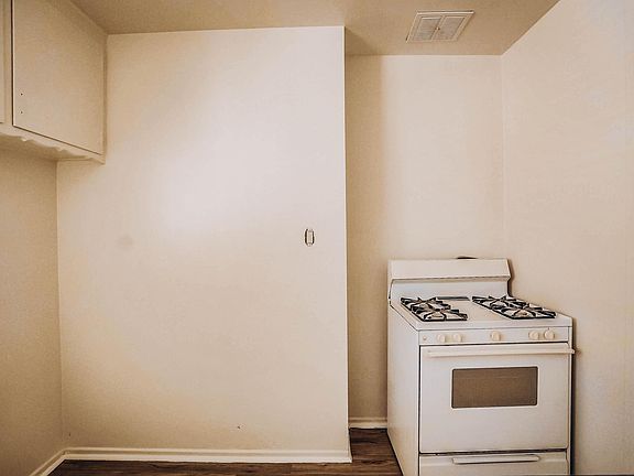 5th image of 7117 Fulton Ave APT 1