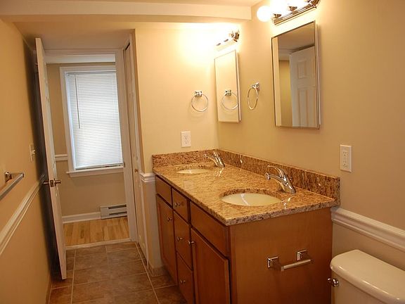 5th image of 15 N Newport Ave #1
