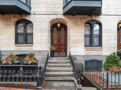 35 Hancock St APT 4, Boston, MA, 02114
