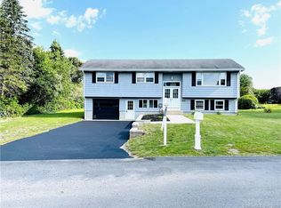 10 Mark St, Pawcatuck, CT 06379